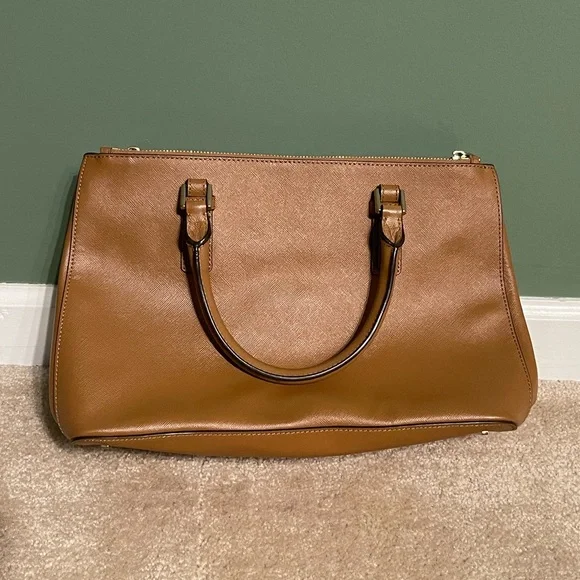 Tory Burch Robinson - Picture 2 of 6